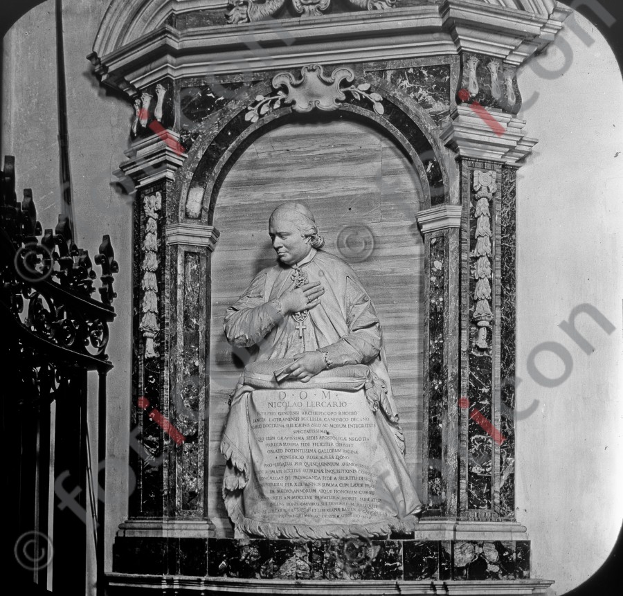 Grabmal des Kardinals Lercario | Tomb of Cardinal Lercario (foticon-simon-037-048-sw.jpg)